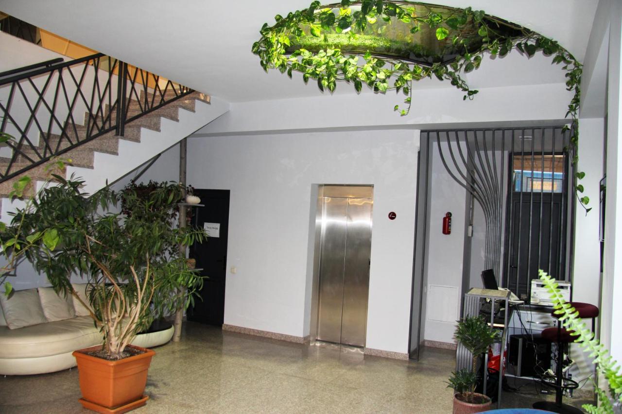 Nice Hotel Erywań Zewnętrze zdjęcie