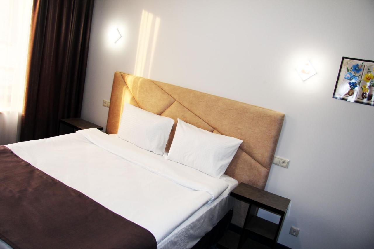 Nice Hotel Erywań Zewnętrze zdjęcie