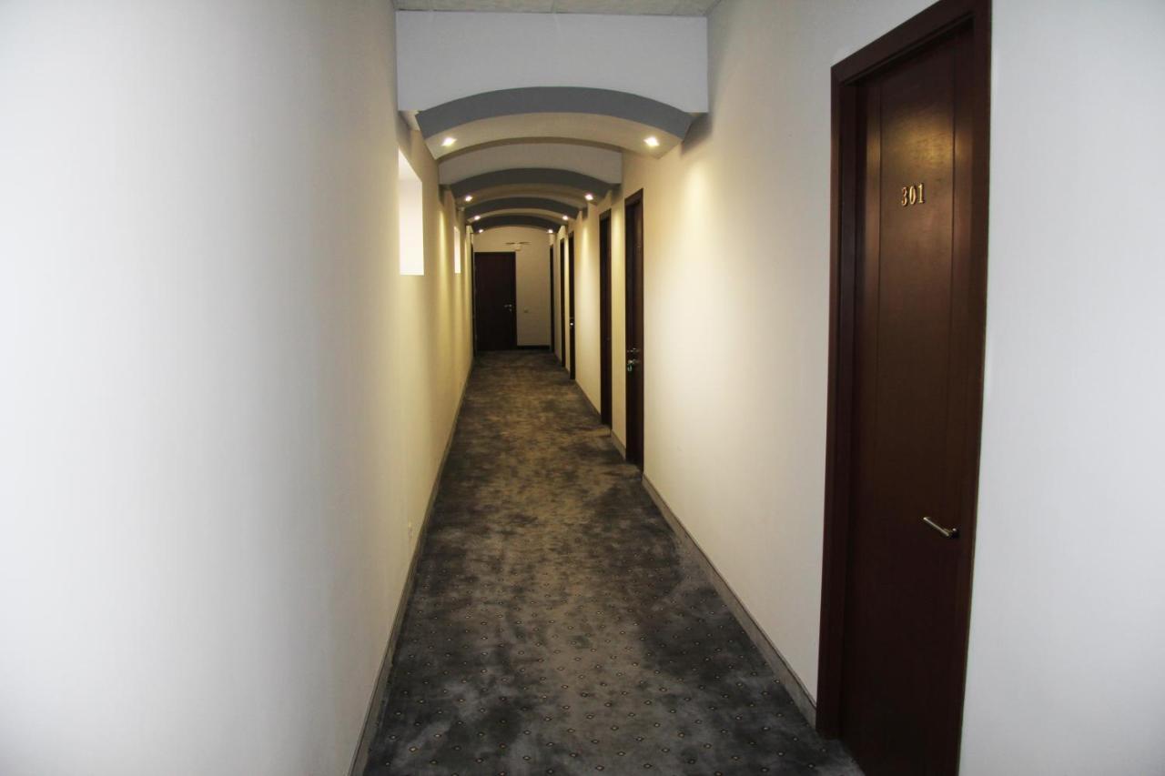 Nice Hotel Erywań Zewnętrze zdjęcie